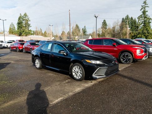 Used 2023 Toyota Camry LE image 26