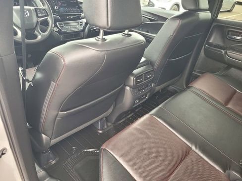 Used 2025 Honda Ridgeline Black Edition image 14