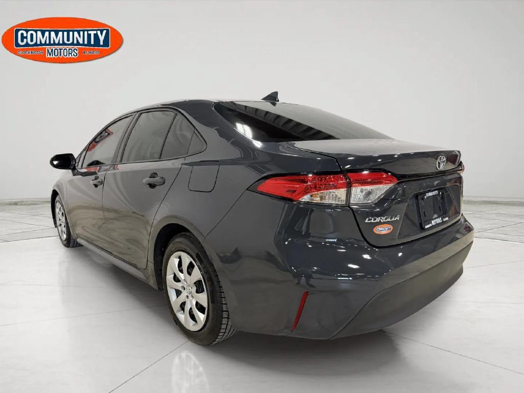 Used 2023 Toyota Corolla LE FWD image 5