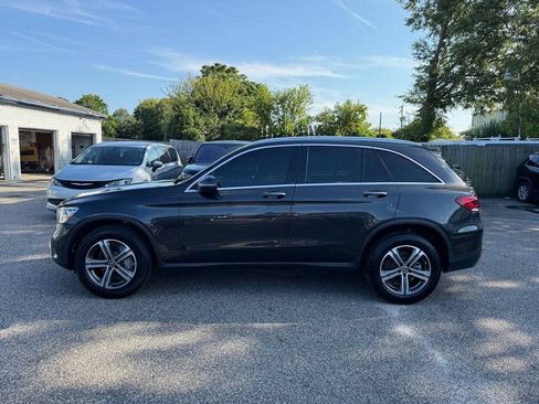 Used 2021 Mercedes-Benz GLC 300 image 2