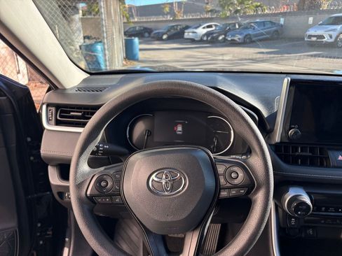 Used 2025 Toyota RAV4 XLE image 34