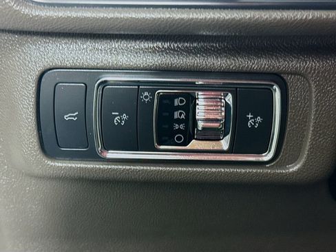 Used 2022 Lincoln Corsair FWD w/ Premium Package image 10