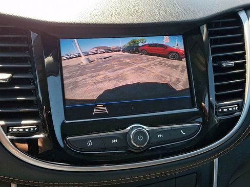 Used 2022 Chevrolet Trax LT w/ Driver Confidence Package AWD/4WD image 18