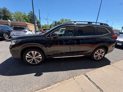 Used 2022 Subaru Ascent Limited w/ Technology Package AWD/4WD image 4