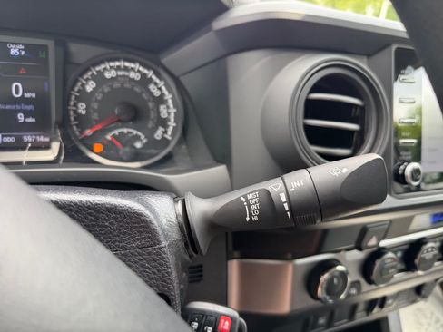 Used 2023 Toyota Tacoma SR AWD/4WD image 18