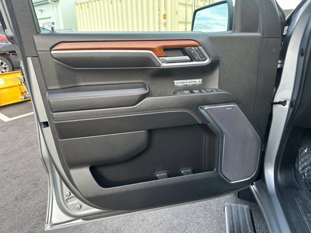 Used 2023 GMC Sierra 1500 Denali w/ Technology Package AWD/4WD image 19