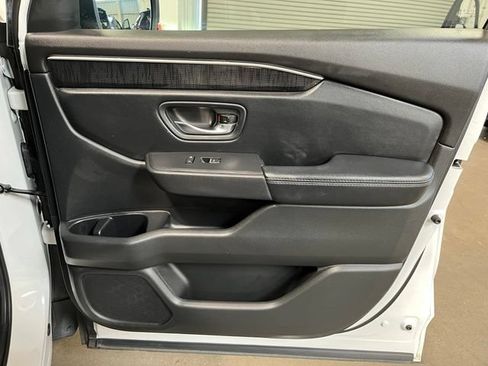 Used 2023 Honda Pilot Elite image 11