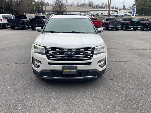Used 2017 Ford Explorer Limited image 2