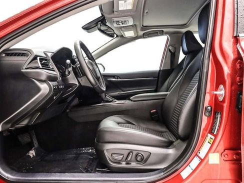 Used 2022 Toyota Camry SE w/ Cold Weather Package image 13