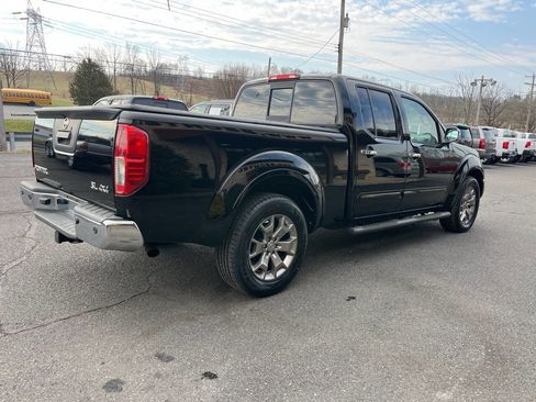 Used 2014 Nissan Frontier SL w/ SL Moonroof Package image 6