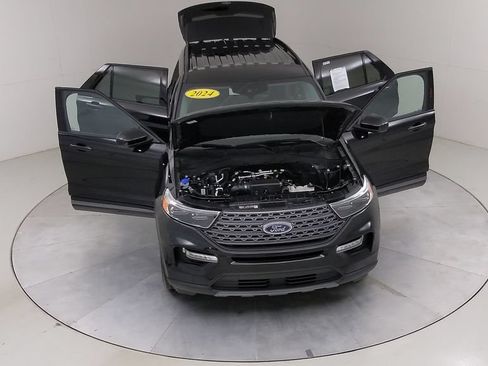 Certified 2024 Ford Explorer XLT w/ Equipment Group 202A AWD/4WD image 46