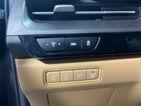 Used 2024 Kia Carnival EX FWD image 22