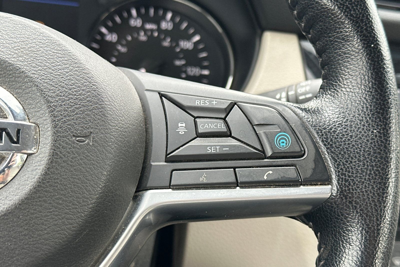 Used 2022 Nissan Rogue Sport SL AWD/4WD image 29