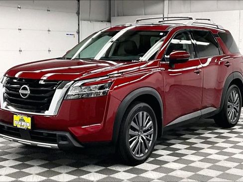 Used 2024 Nissan Pathfinder SL w/ SL Premium Package AWD/4WD image 12
