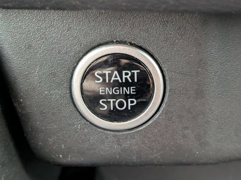 Used 2023 Nissan Rogue S AWD/4WD image 23