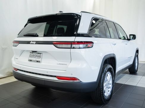 Certified 2024 Jeep Grand Cherokee Laredo w/ Luxury Tech Group I AWD/4WD image 4