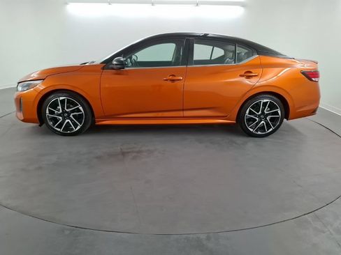 Used 2024 Nissan Sentra SR w/ SR Premium Package FWD image 4