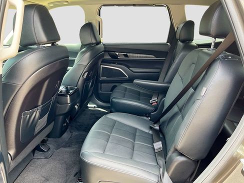Used 2024 Kia Telluride EX w/ EX Captain's Chair Package FWD image 26