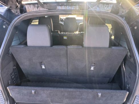 Used 2017 Land Rover Discovery HSE image 23