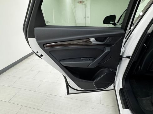 Used 2018 Audi Q5 2.0T Premium Plus w/ Premium Plus Package image 11