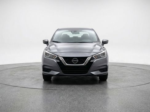 Used 2025 Nissan Versa SV FWD image 2