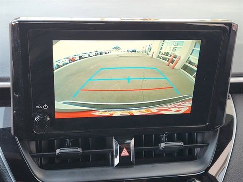 Used 2025 Toyota Corolla SE image 13