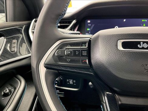 Used 2023 Jeep Grand Cherokee Trailhawk w/ Luxury Tech Group III image 20