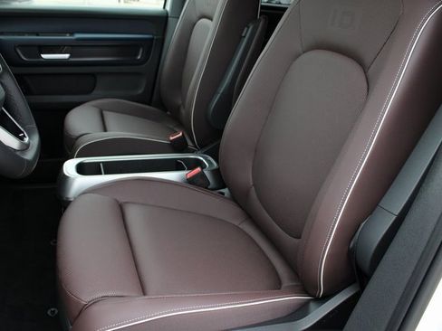 New 2025 Volkswagen ID. Buzz Pro S image 16