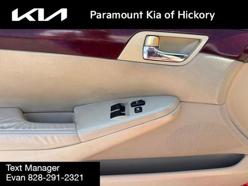 Used 2005 Toyota Solara SLE FWD image 13