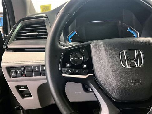 Used 2024 Honda Odyssey Elite image 11