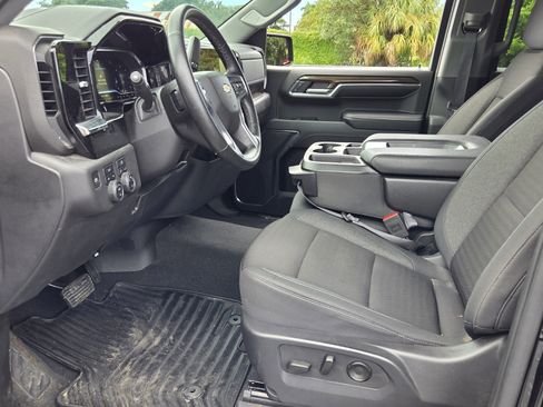 Certified 2024 Chevrolet Silverado 1500 LT AWD/4WD image 9