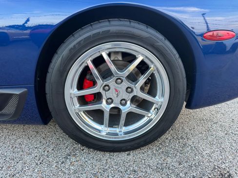 Used 2004 Chevrolet Corvette Z06 w/ Z06 Preferred Equipment Group RWD image 20