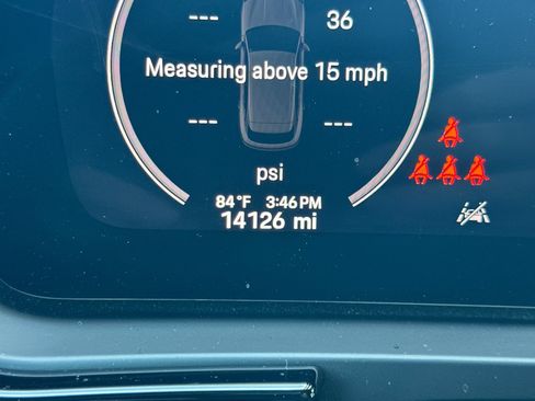 Certified 2024 Porsche Cayenne AWD/4WD image 31