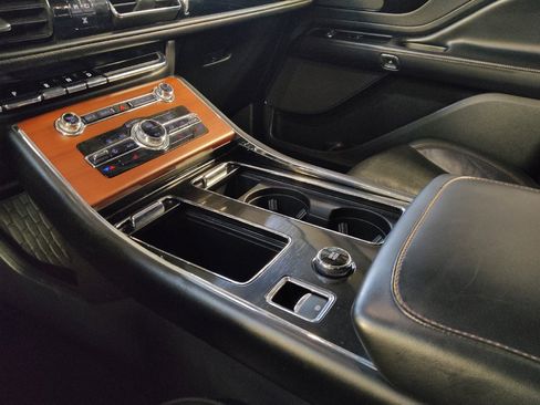 Used 2022 Lincoln Aviator Reserve AWD/4WD image 26
