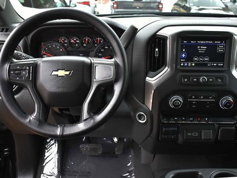 Used 2024 Chevrolet Silverado 1500 Custom image 12