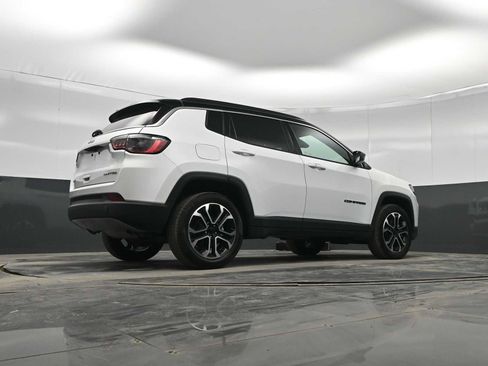 Used 2024 Jeep Compass Limited image 37