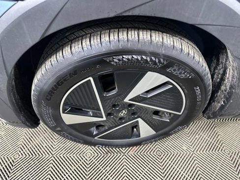 Used 2025 Hyundai Ioniq 5 SE image 10