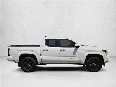 Used 2024 Toyota Tacoma SR5 AWD/4WD image 4