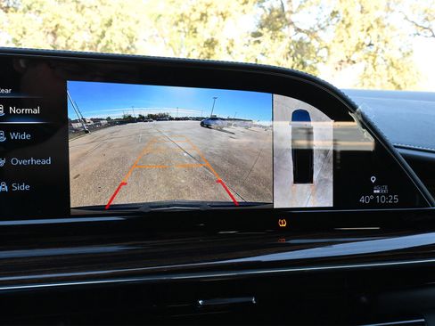 Used 2024 Cadillac Escalade Premium Luxury image 13