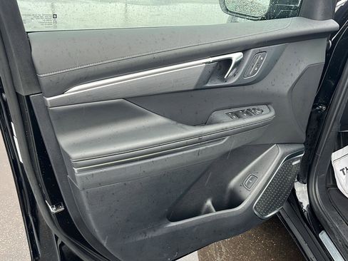 Used 2025 Buick Enclave Preferred image 18