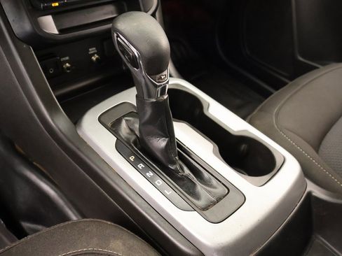 Used 2022 Chevrolet Colorado LT w/ Fleet Safety Package image 7