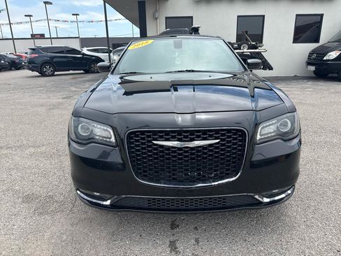 Used 2018 Chrysler 300 S RWD image 3