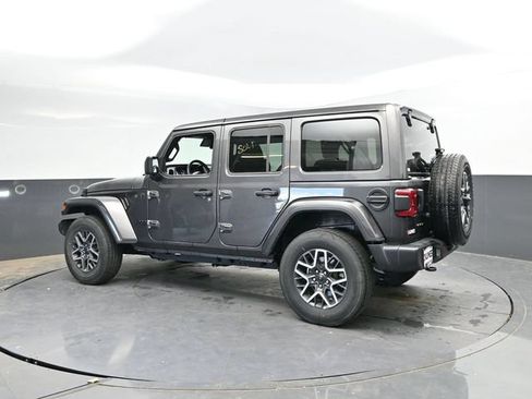 Used 2025 Jeep Wrangler Unlimited Sahara AWD/4WD image 10