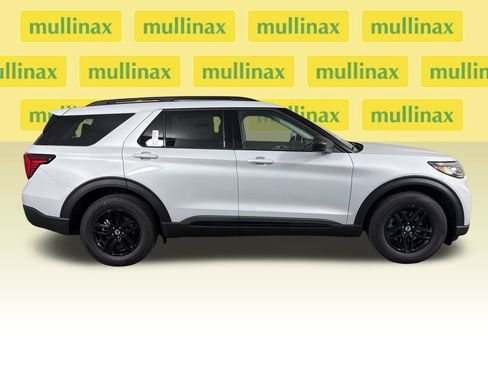 New 2026 Ford Explorer Active w/ Active Comfort Package RWD image 2