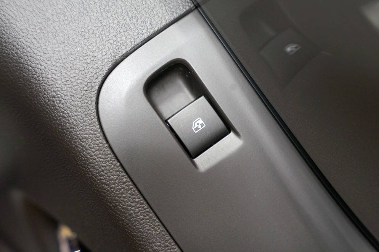 Used 2010 Chevrolet Camaro SS RWD image 37