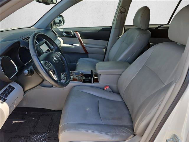 Used 2012 Toyota Highlander Limited w/ Tow Pkg FWD image 23