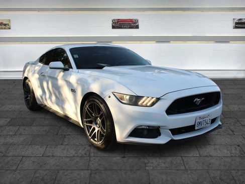 Used 2015 Ford Mustang GT RWD image 1