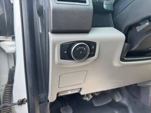 Used 2017 Ford F250 XL w/ Power Equipment Group AWD/4WD image 4