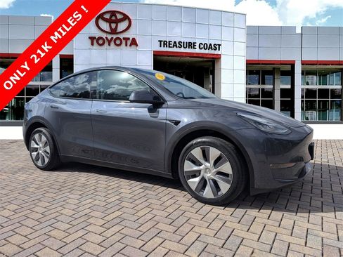Used 2023 Tesla Model Y Long Range image 1