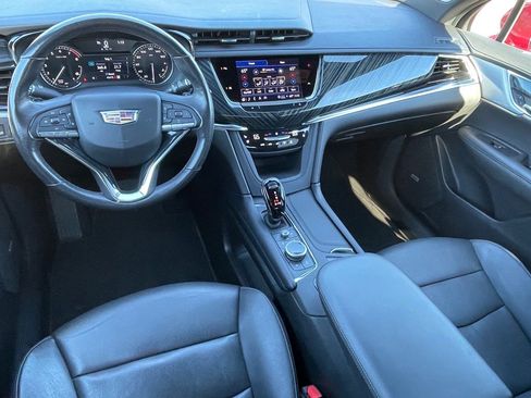 Used 2024 Cadillac XT6 Premium Luxury image 13